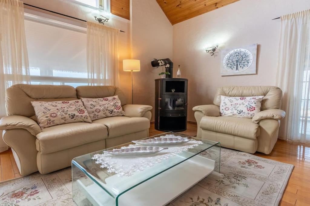 Villa Carlitos Vistas Al Mar Y A La Montana 阿德耶 外观 照片