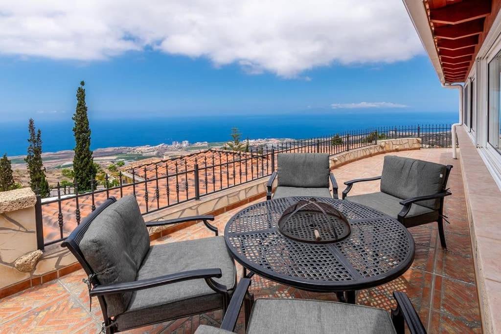 Villa Carlitos Vistas Al Mar Y A La Montana 阿德耶 外观 照片